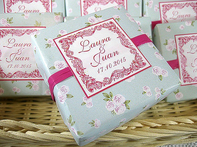 Jabón artesanal con papel de flores boda Laura