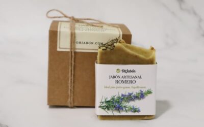 Jabón de romero con etiqueta y caja kraft